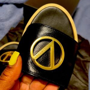 Every lady should own a pair of Valentino‘s